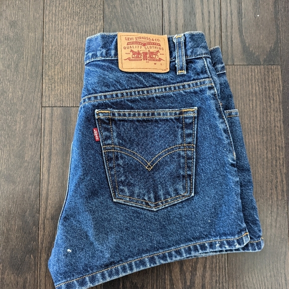 Blue Dark Wash Levi Short - Picture 4 of 12